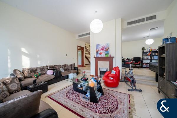 Perfect Location | Park Backing | Large Plot